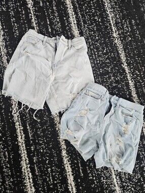 SO 3 26 Light Blue Distressed Denim Women's Shorts High Rise Boyfriend Mom Jean